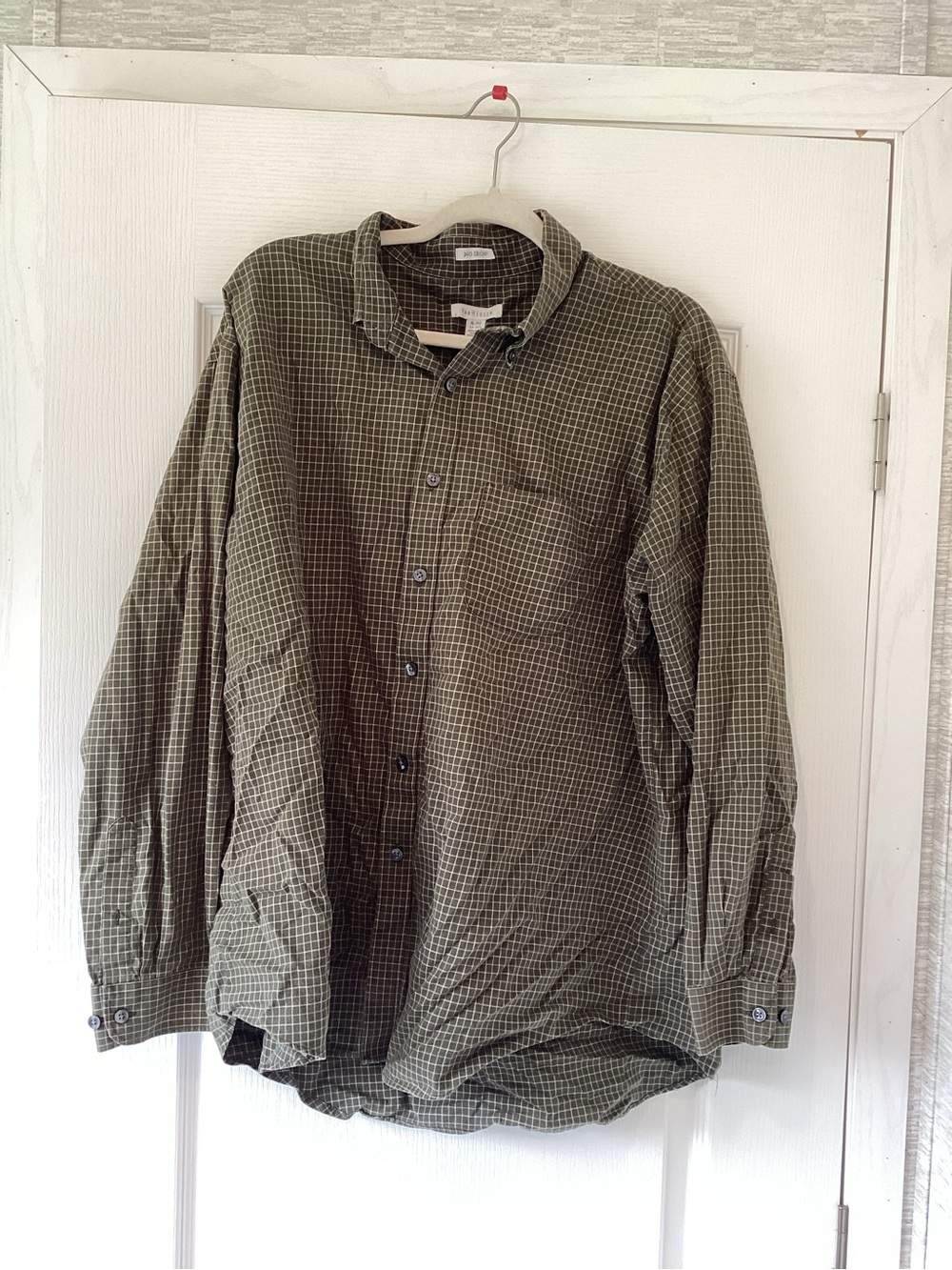 Van Heusen Olive Green Plaid Button-Down Shirt CL EUC